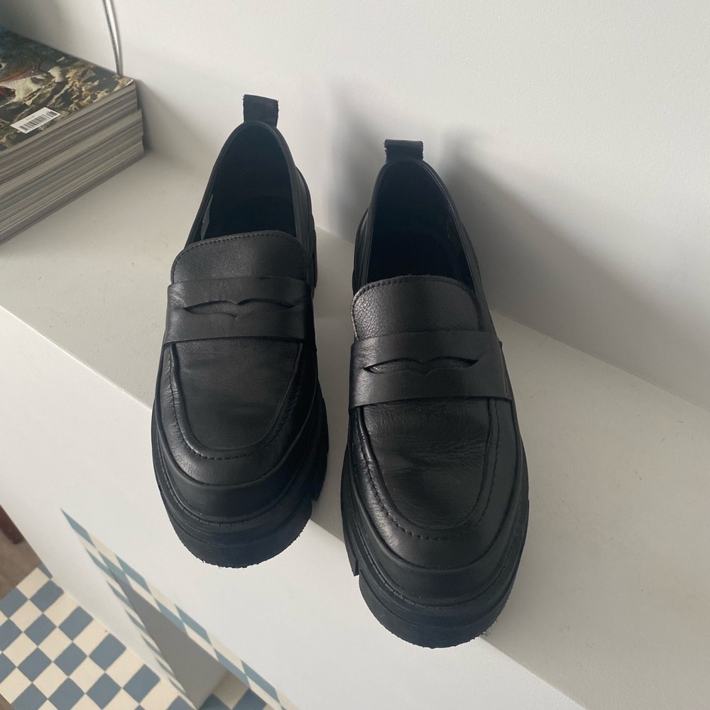 Lug sole loafers - leather made in Spain - women’s 38